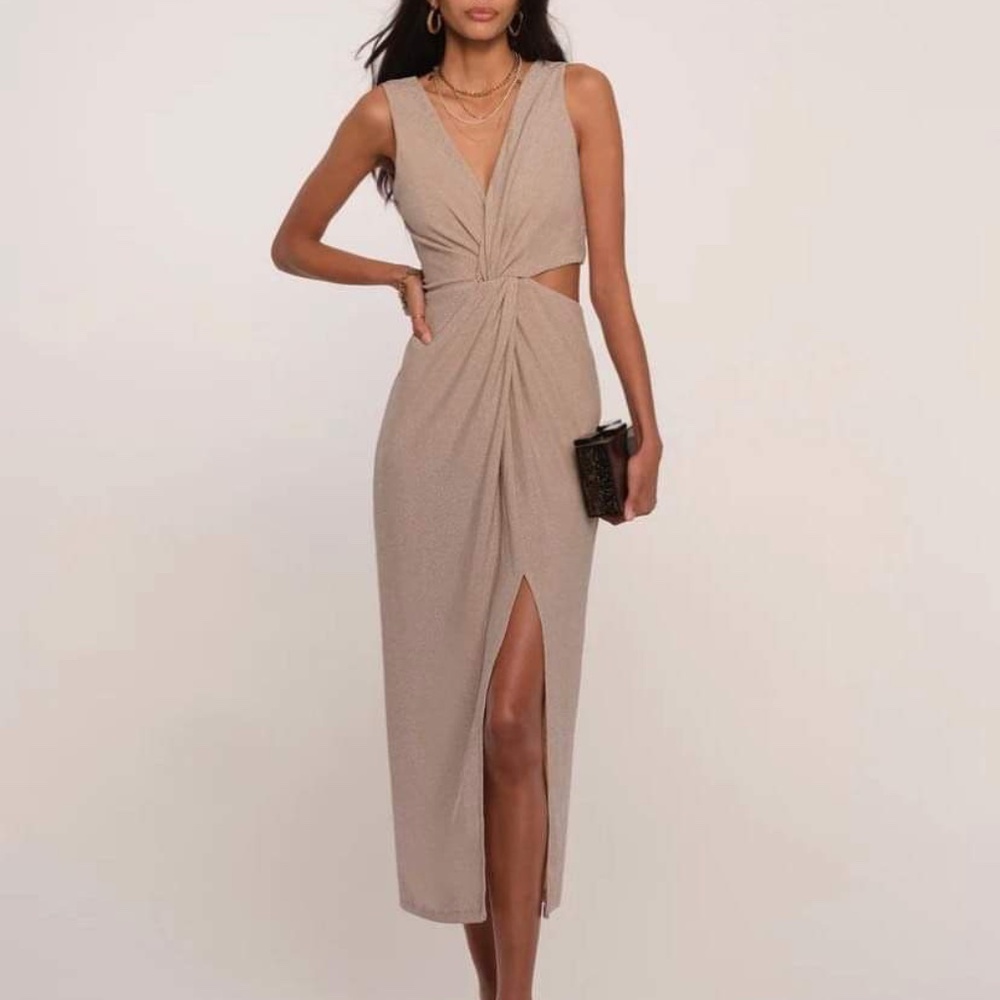 Cocktail dress with cut out